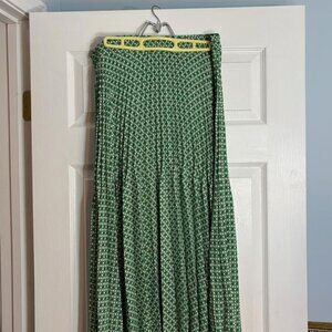 Max Studio maxi skirt, elastic waist, 34"long, size L